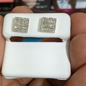 10k real diamond stud earring